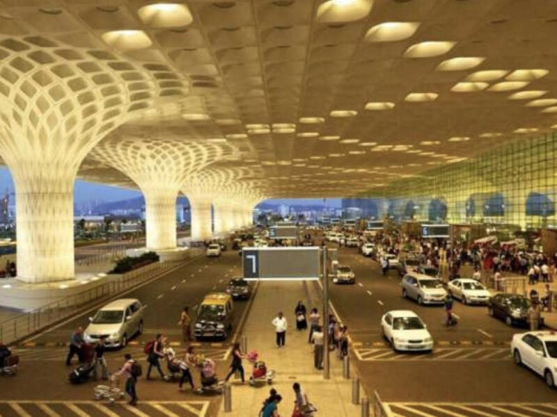 ₹8.68 Cr Worth Gold And Electronics Seized At Mumbai Airport